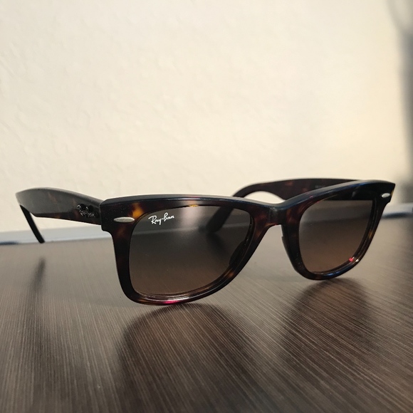 Ray-Ban Sunglasses - Picture 2 of 5